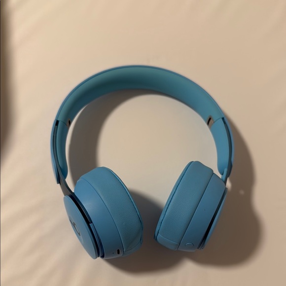Beats Solo Pro